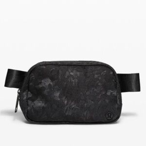 Lululemon Everywhere Belt Bag 1L in Fragment Camo Jacquard Black Deep Coal